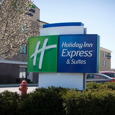 Holiday Inn Express & Suites Youngstown West I 80, An Ihg Hotel Bagian luar foto