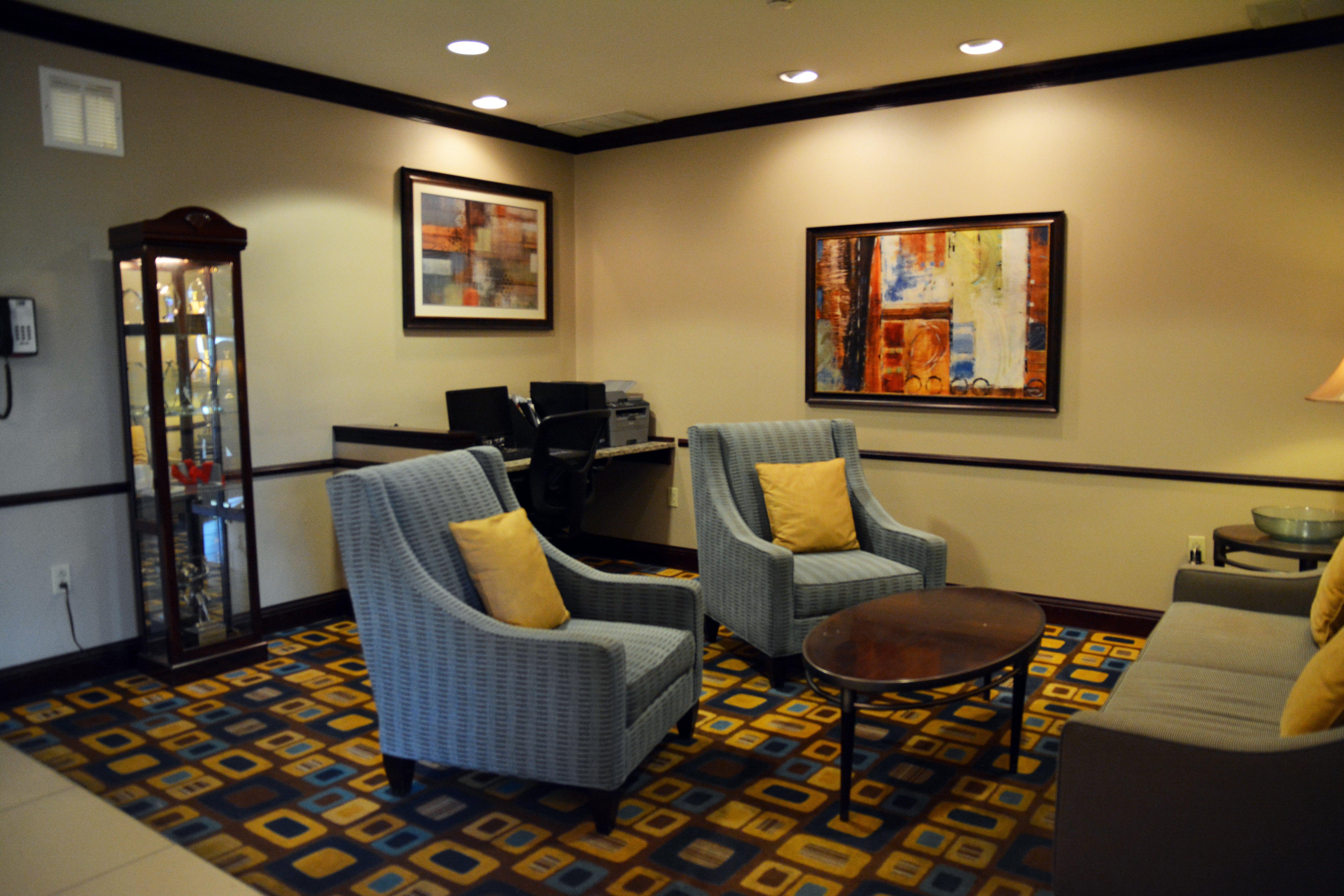 Holiday Inn Express & Suites Youngstown West I 80, An Ihg Hotel Bagian luar foto