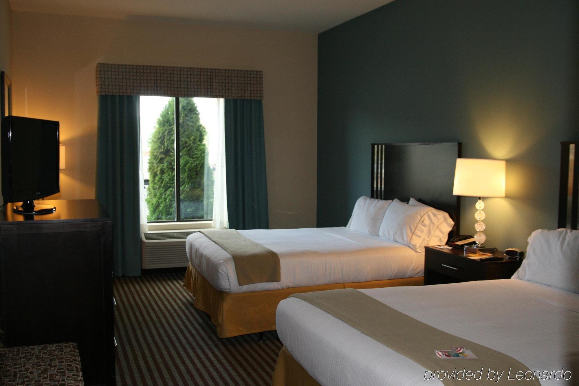 Holiday Inn Express & Suites Youngstown West I 80, An Ihg Hotel Bagian luar foto