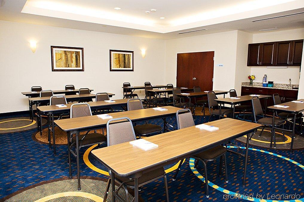 Holiday Inn Express & Suites Youngstown West I 80, An Ihg Hotel Fasilitas foto