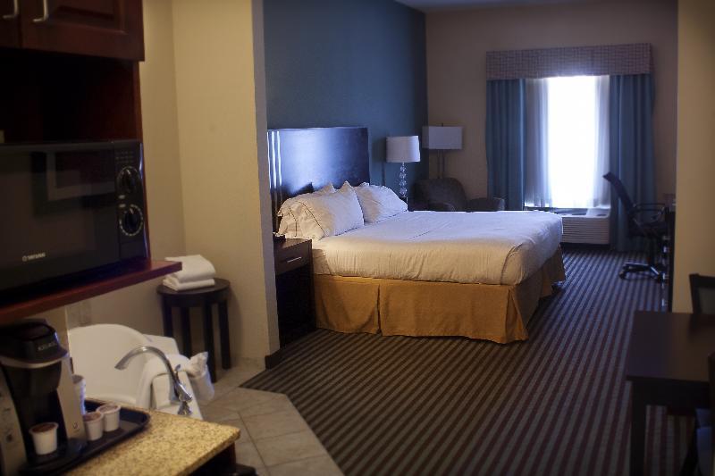 Holiday Inn Express & Suites Youngstown West I 80, An Ihg Hotel Bagian luar foto